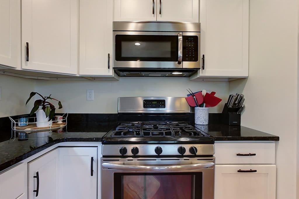 14 Cottage St #D photo 5