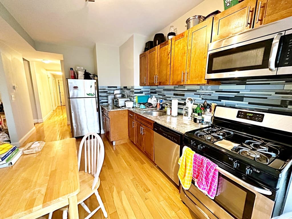 20 Frankfort St #3 photo 4