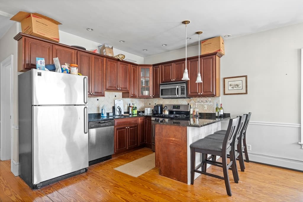 614 E 3rd St #3 photo 4