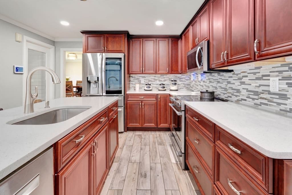 1 Caroline Dr photo 2