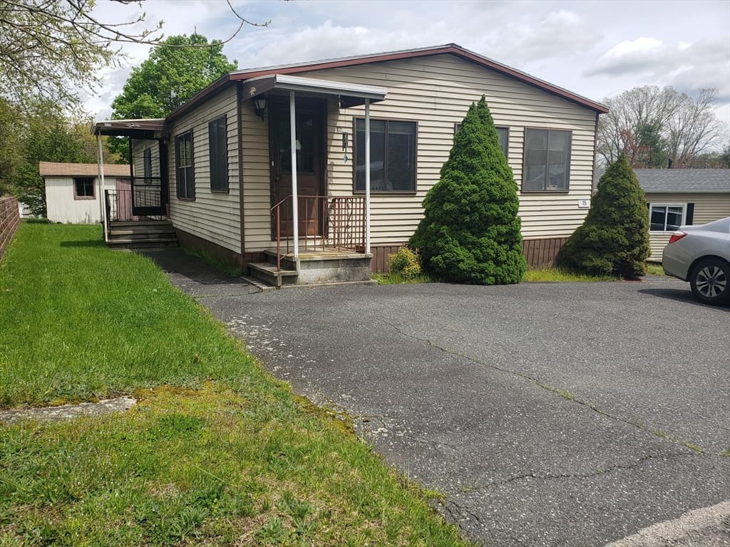 15 Holly Hill Lane