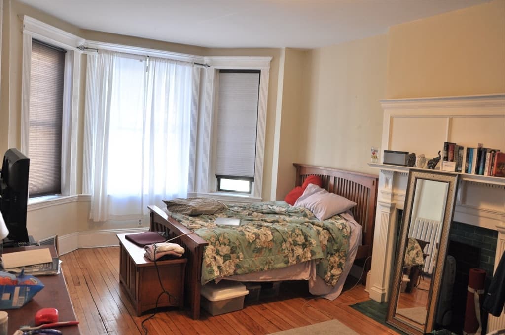 30 Glenville Ave #1 photo 2