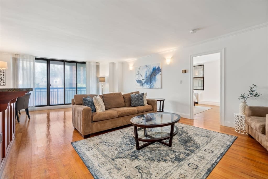 50 Longwood Ave #214