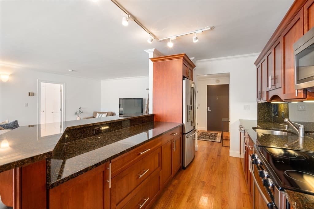 50 Longwood Ave #214 photo 5
