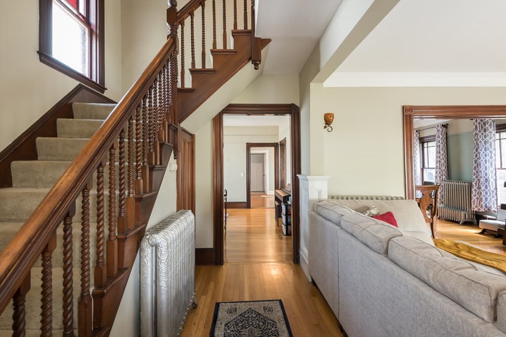 47 Franklin Ave photo 4