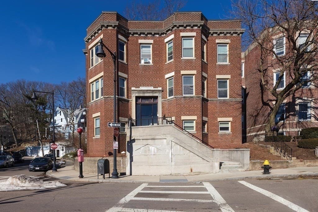 1725 Commonwealth Avenue #4