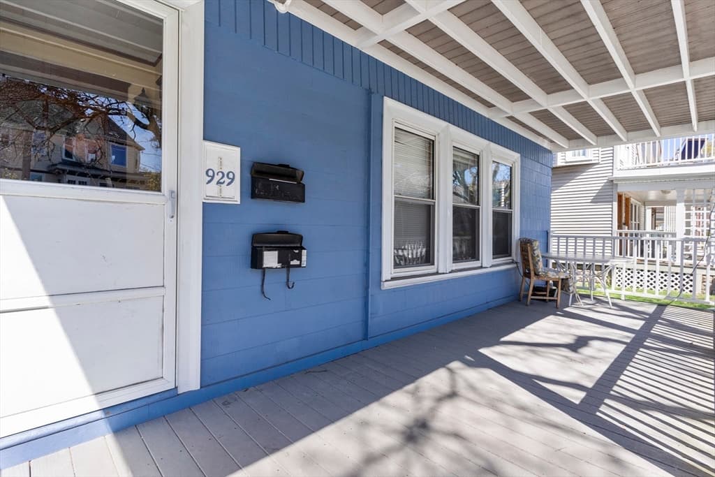 929 Broadway photo 3