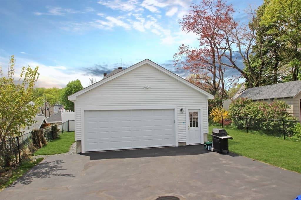 4 Field Ave photo 2