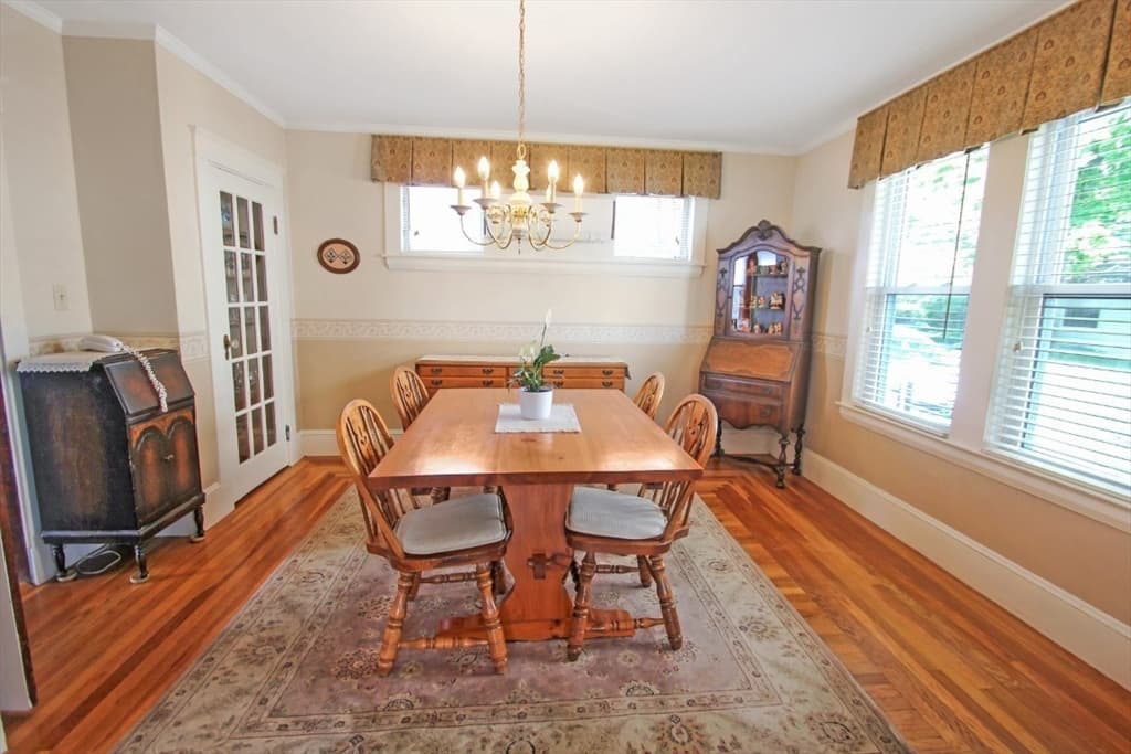 4 Field Ave photo 5