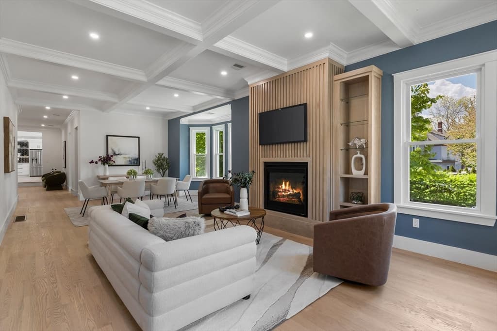 91 Hillside Ave #1
