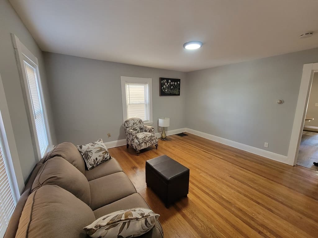 994 River St #1 photo 3