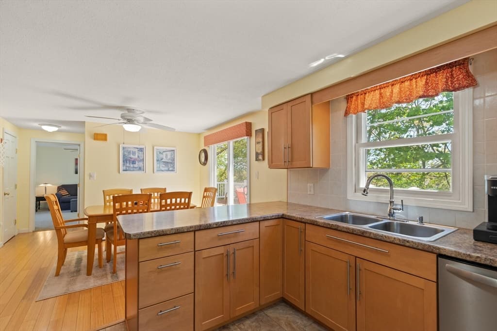 24 Bradford Terrace photo 3