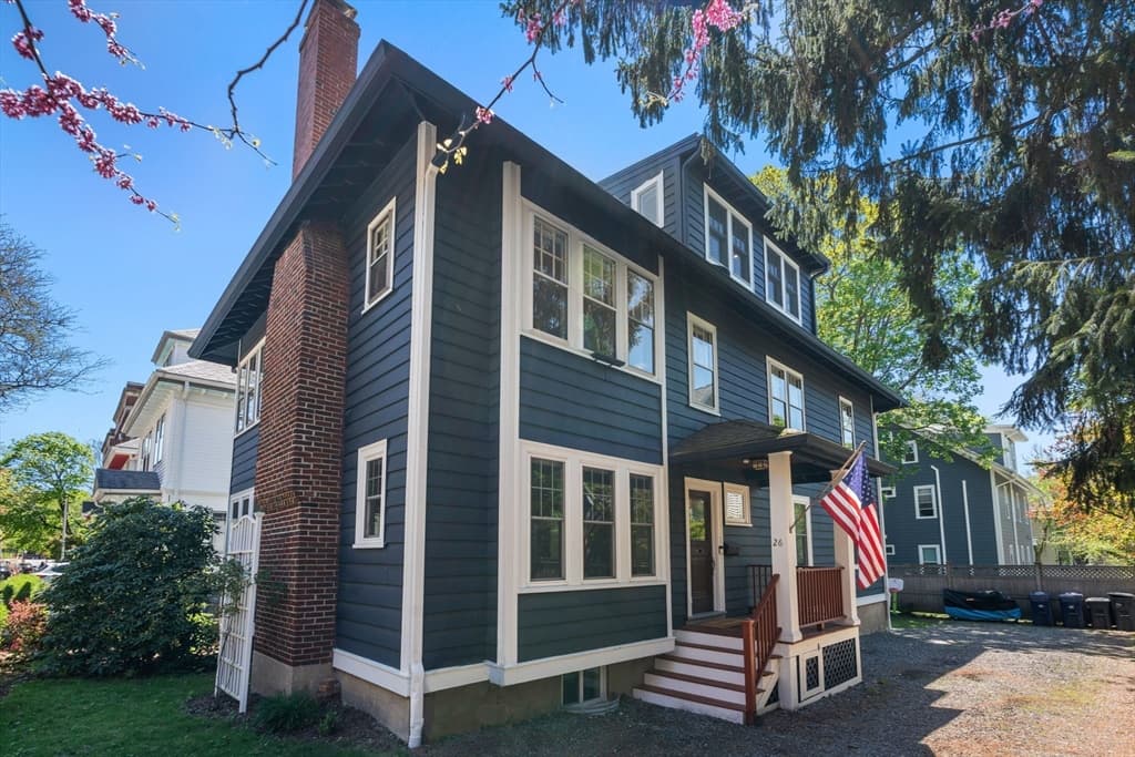 26 Lakeville Rd #2