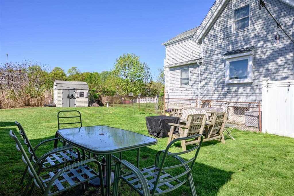 241 Hull Street photo 4