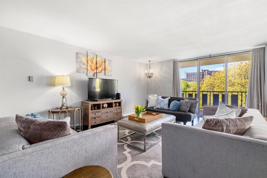 280 Boylston St #701 photo 5