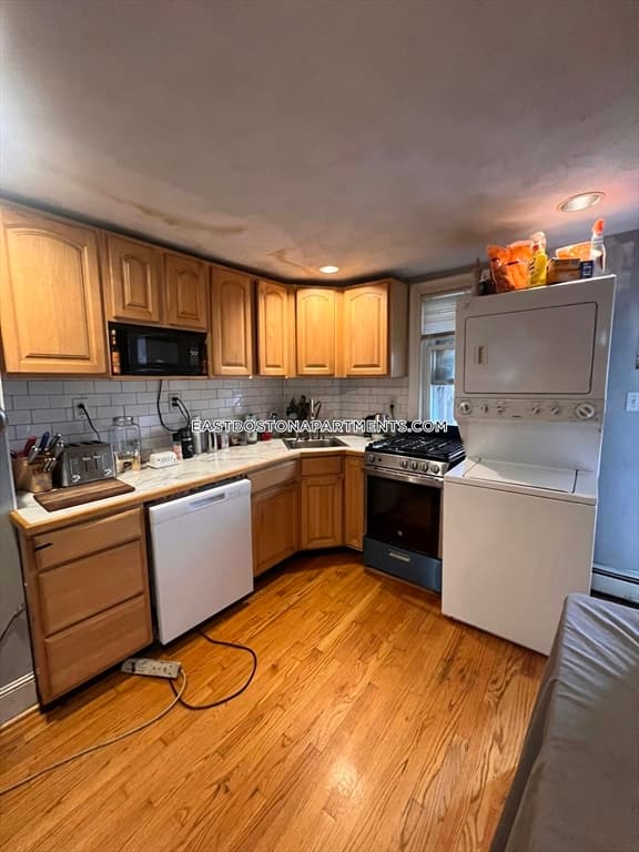 319 Bennington #1