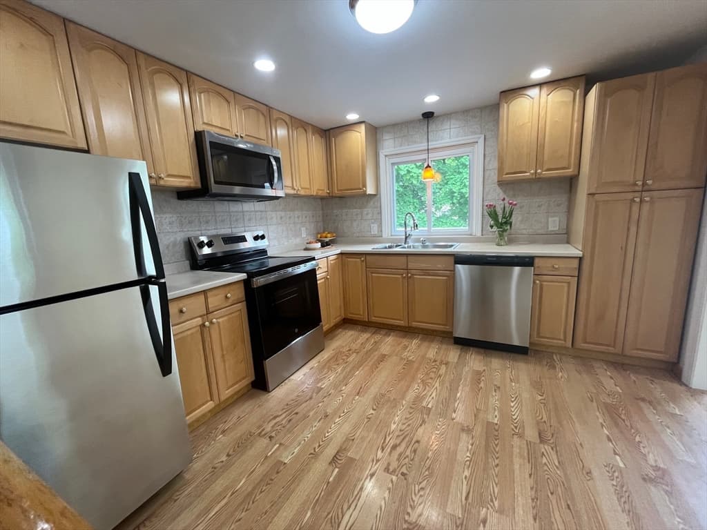 100 West St photo 5