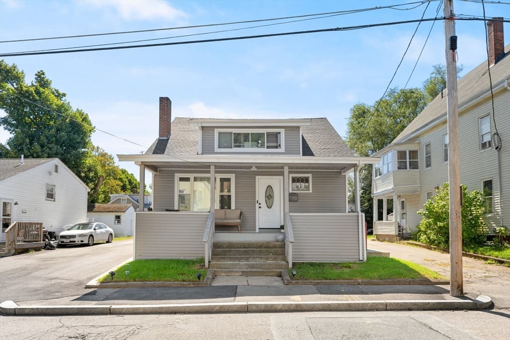 114 Ford St photo 2