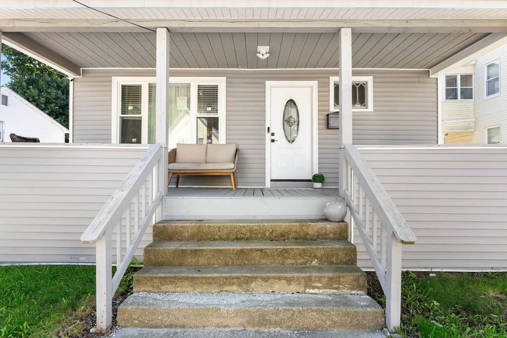 114 Ford St photo 5