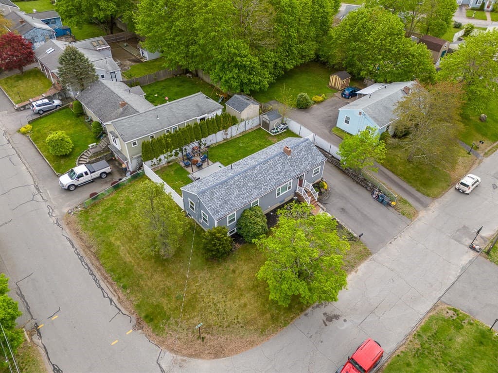 6 Janice Road photo 2