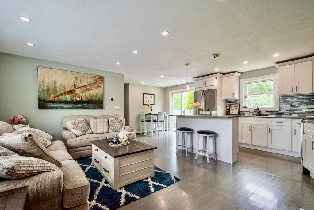 6 Janice Road photo 3