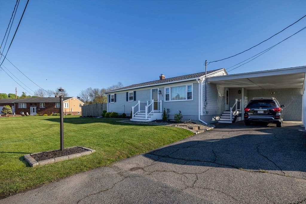 403 Kenneth Ave photo 3
