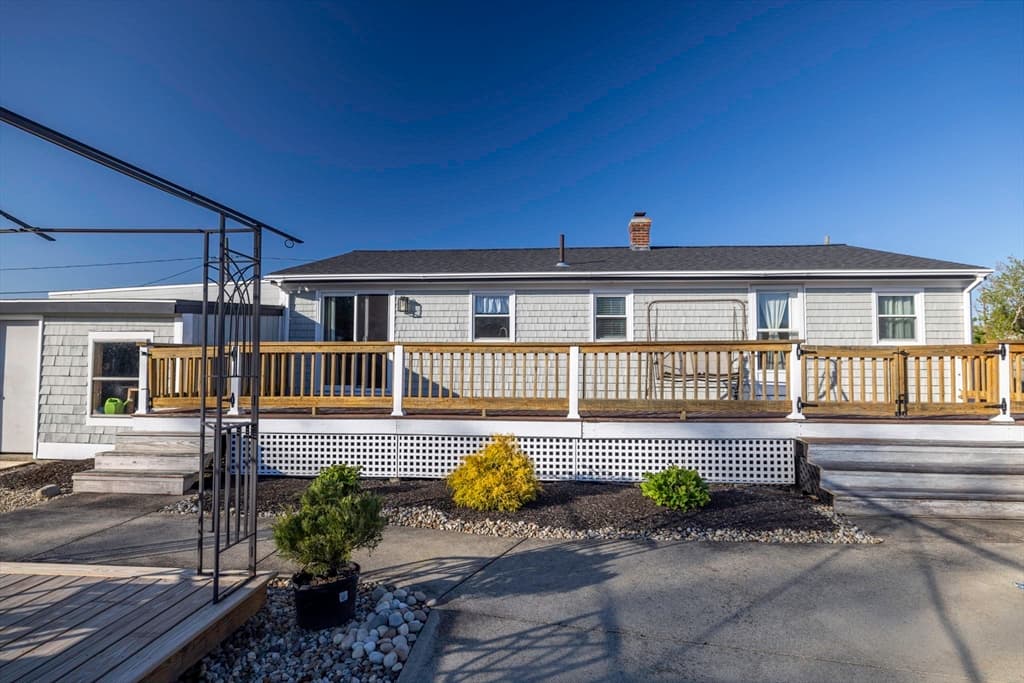 403 Kenneth Ave photo 5