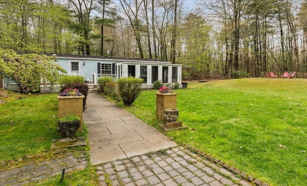 84 Forest Rd photo 4
