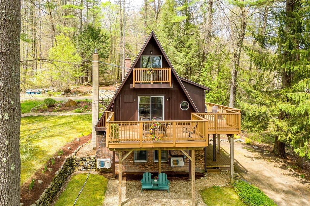 122 Lake Mattawa