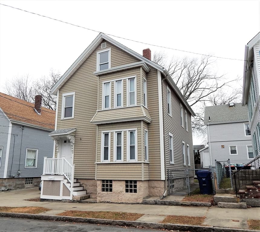 131 Sycamore St photo 2