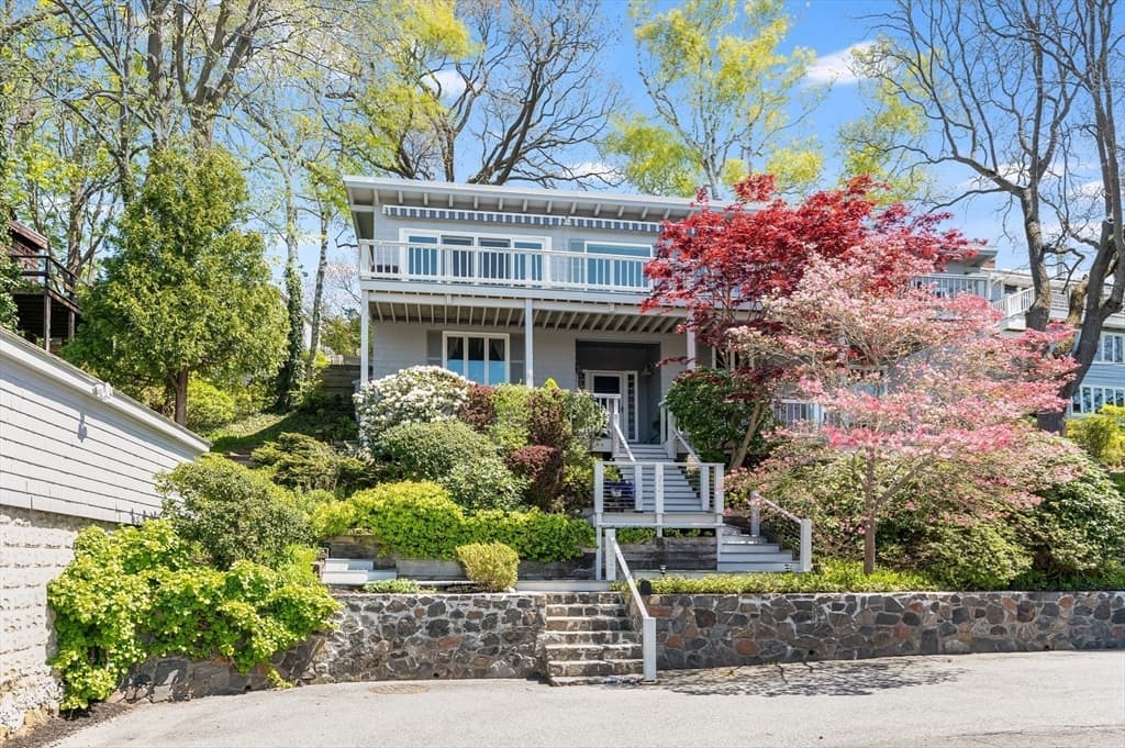 72 Naugus Avenue photo 3