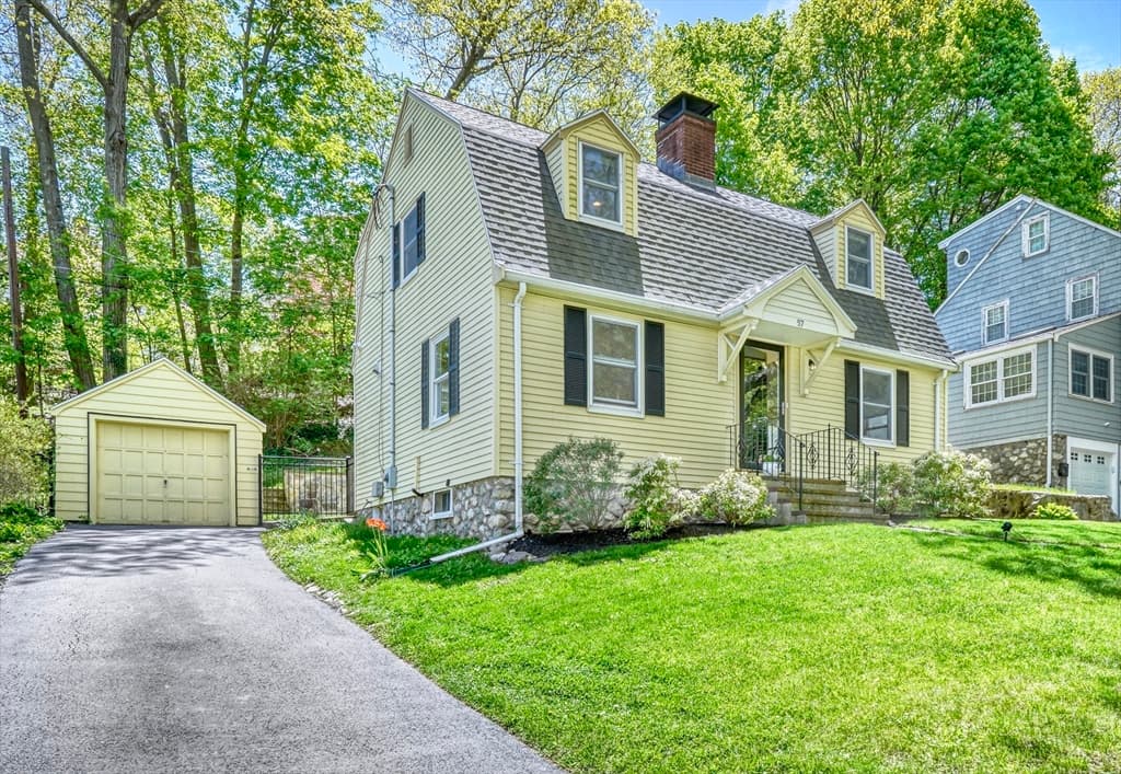 57 Lynn Fells Parkway photo 3