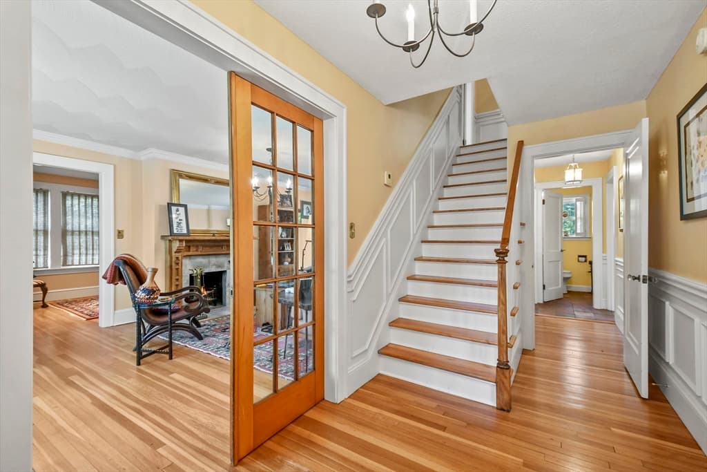 43 Rogers Ave photo 3