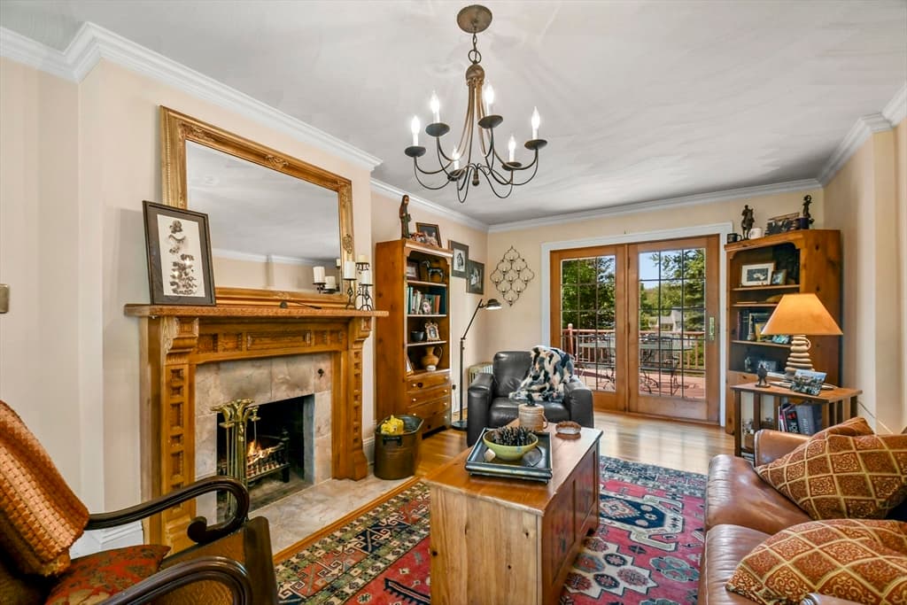 43 Rogers Ave photo 5