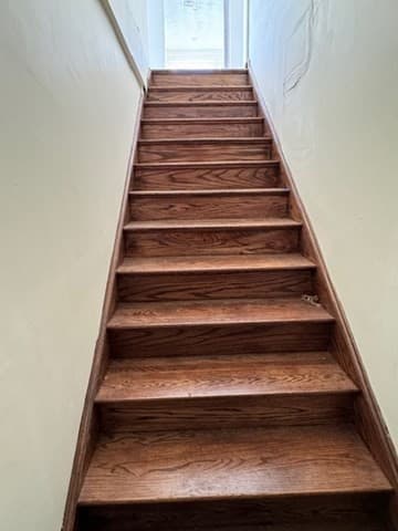 1687 Middlesex St. photo 3