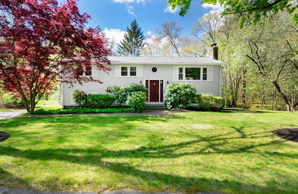 44 Clover Hill Dr photo 2
