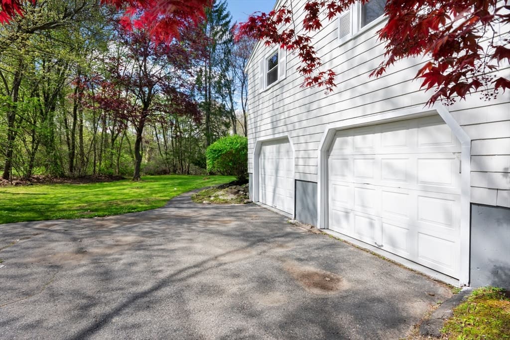 44 Clover Hill Dr photo 4