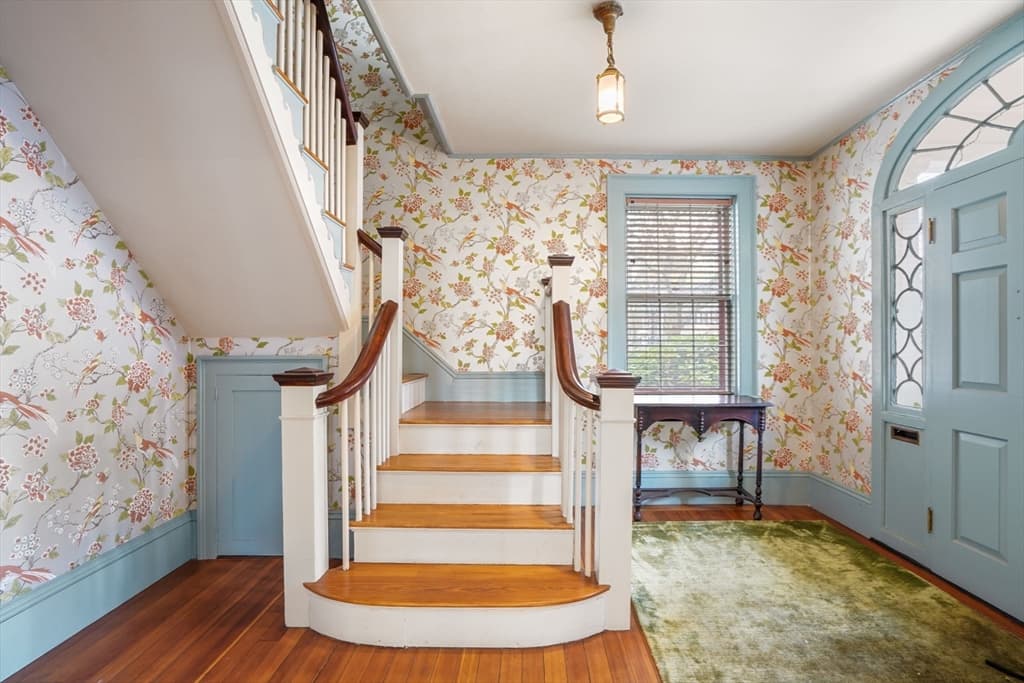 18 Chestnut St photo 3