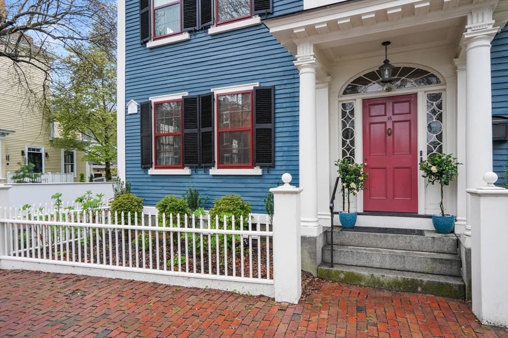18 Chestnut St photo 2