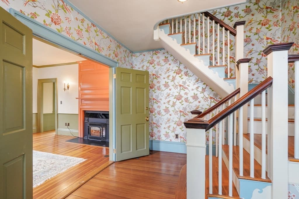 18 Chestnut St photo 3