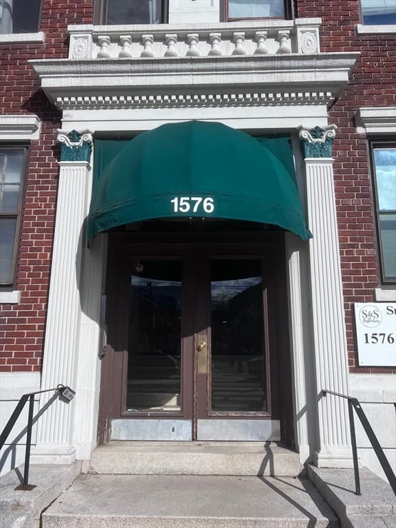 1576 Commonwealth Ave #11