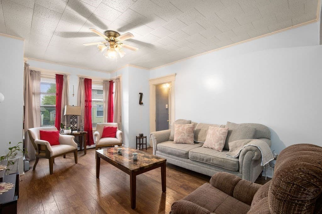 158 Crapo St photo 4