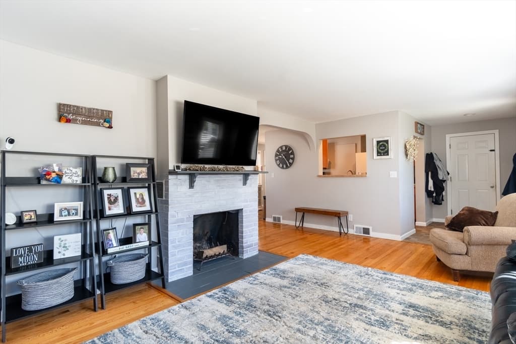34 Frontenac Street photo 2