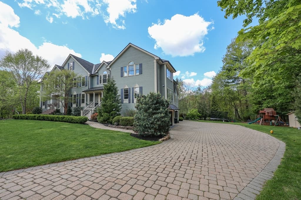 11 Ashford Ln photo 3