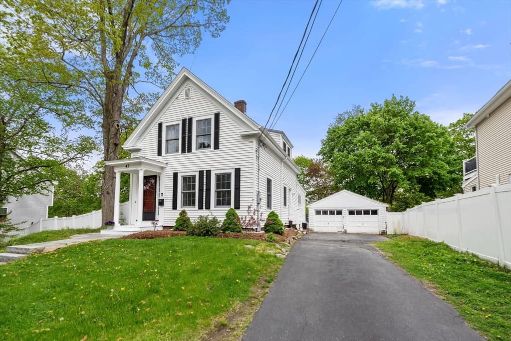 43 Village St photo 2