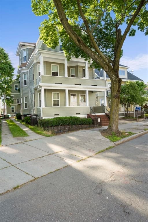 26 Pennsylvania Ave #26