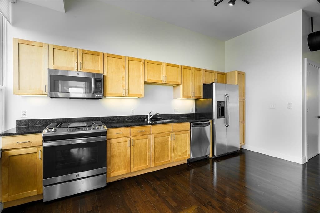 51 Lafayette St #610 photo 4