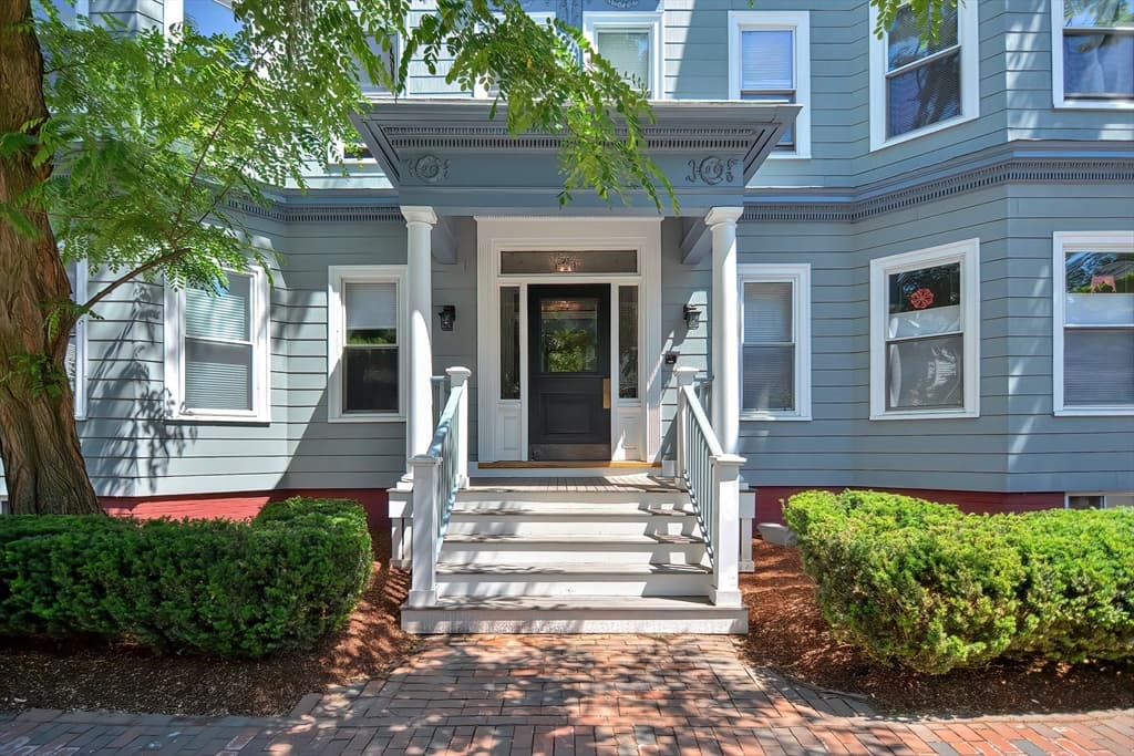 28 Inman St #6 photo 2