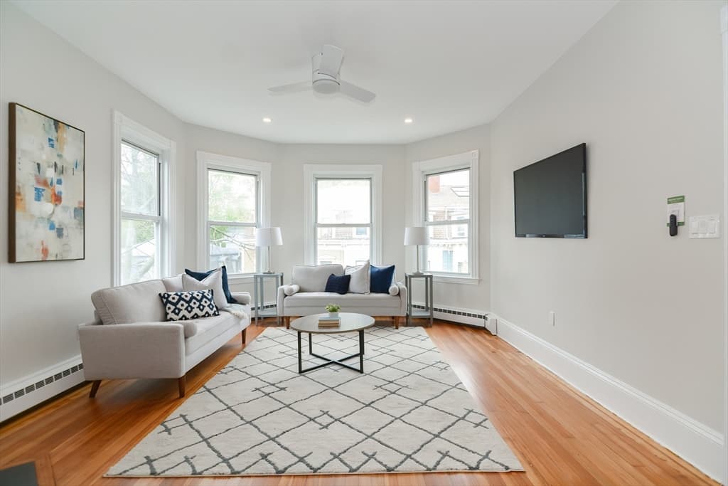 28 Inman St #6 photo 4