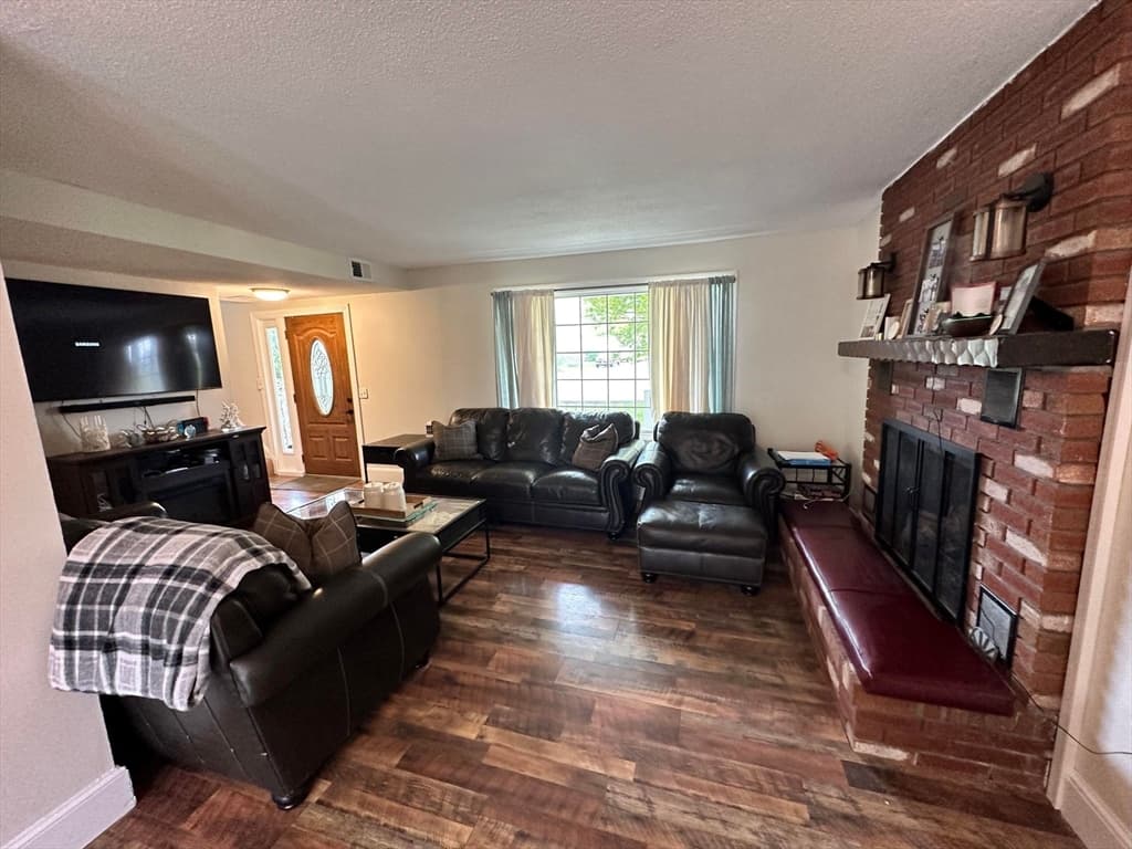 8 Ames Baker Way photo 5